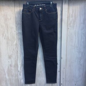 Victoria’s Secret Mid Rise Siren Jeans - Size 8